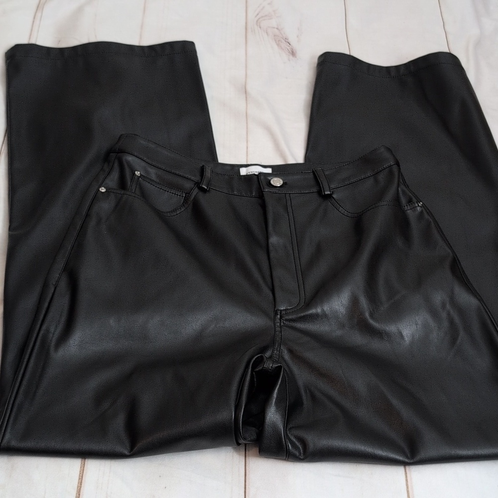 Weworewhat Womens Vegan Leather High Rise Wide Leg Dad Jean Pants size 31